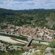 Artisanat et patrimoine sont au cœur de cette cité à la porte des Cévennes où il fait bon flâner.