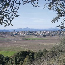 Depuis son promontoire, Lédignan offre une belle vue sur le Piémont cévenol.