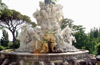 La statue-cascade du Titan sculptée par le Biterrois Jean-Antoine Injalbert.