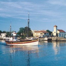 Au Grau-d’Agde, retrouvez l’ambiance conviviale d’un village de pêcheurs.